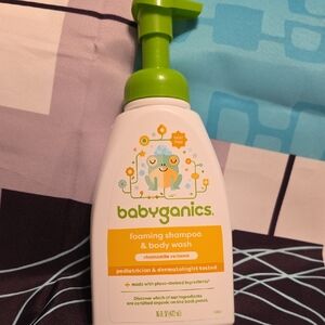 Babyganics Foaming Shampoo & Body Wash - Green and White